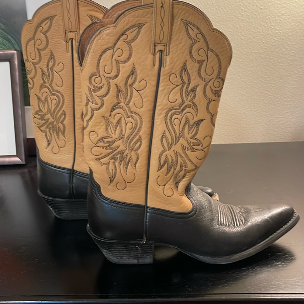 Ariat ladies western boots